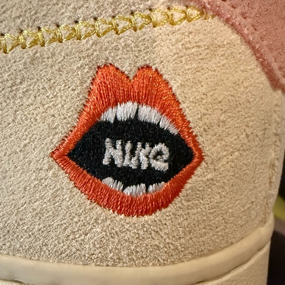 Nike Air Force 1 '07 'Peace Sneakers Women’s Size 9 RARE - Picture 12 of 15